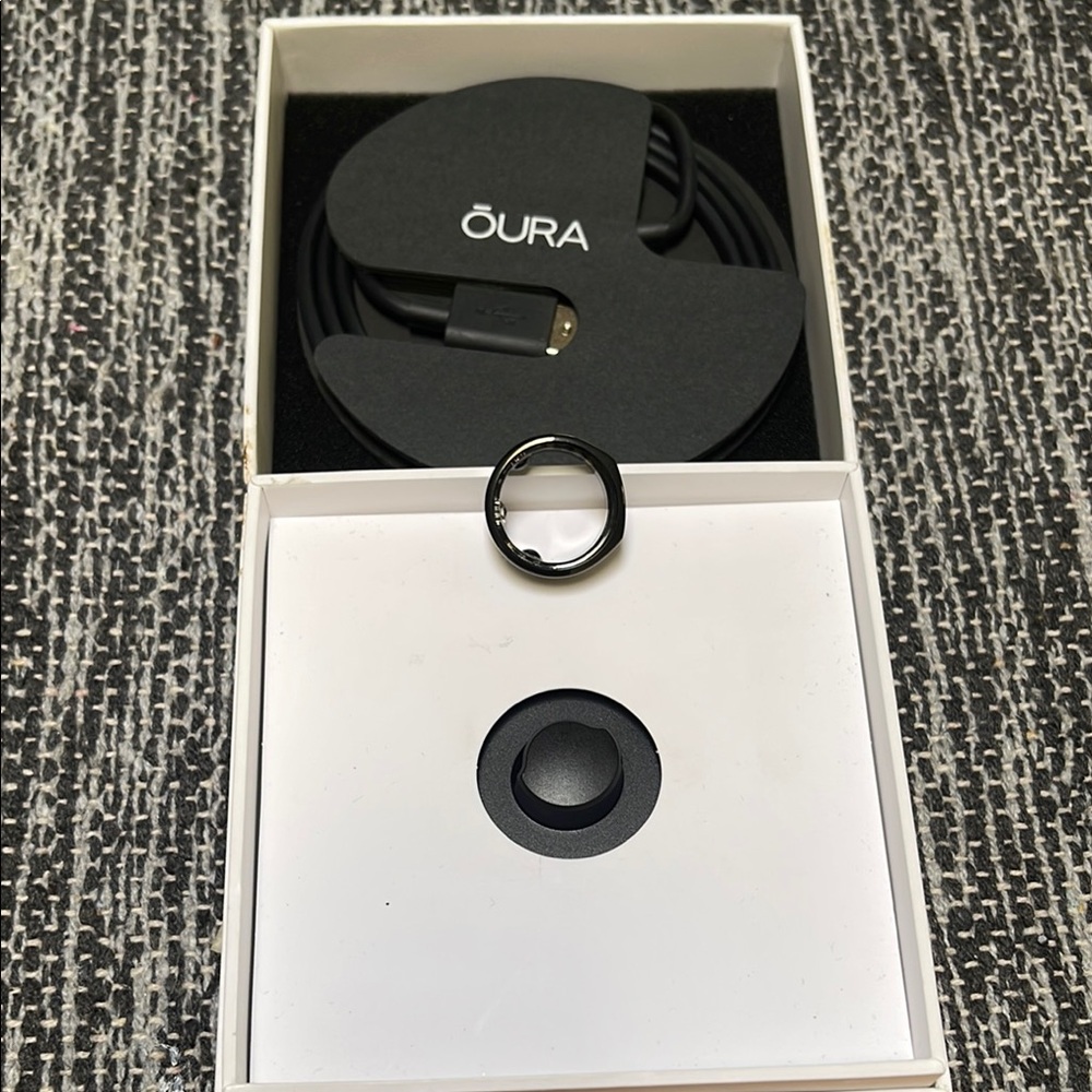 Oura Heritage Stealth Black Smart Ring Size 8